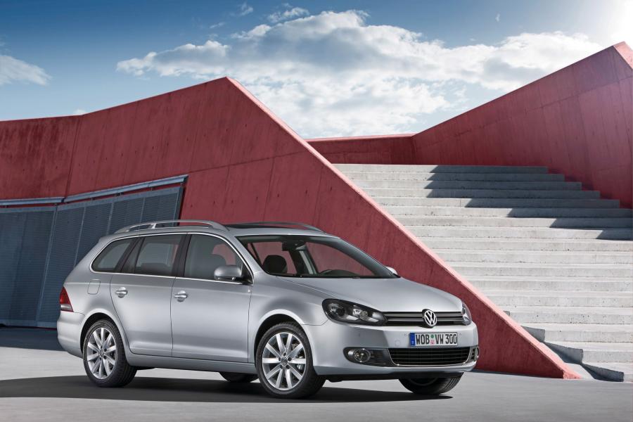  Volkswagen Golf Variant 2010 года  (фото 1 из 8)